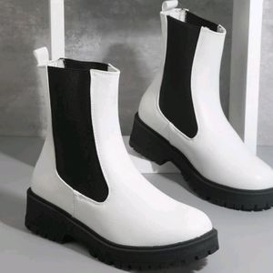 Chelsea Flat Platform Black & White Vegan Leather Boots Womens Sz US 7.5 Slip On